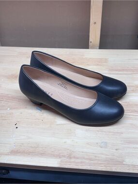 Journee Collection Black Low Heel Round-Toe Pumps